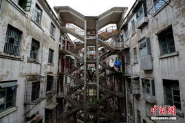 广西南宁现霸气奇葩楼层建筑