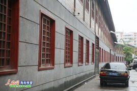 海口最美违建 火车造型建筑横贯市区规划路引发热议